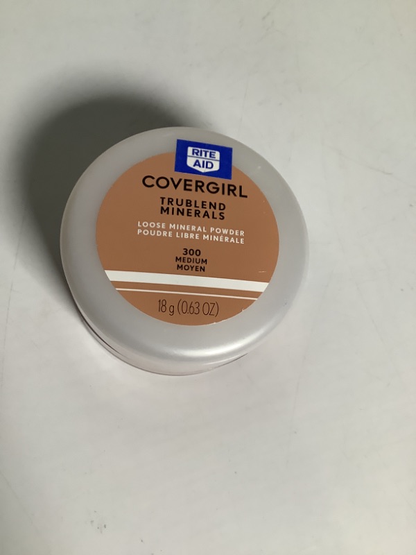 Photo 2 of COVERGIRL Trublend Mineral Loose Powder , 0.63 Ounce NEW