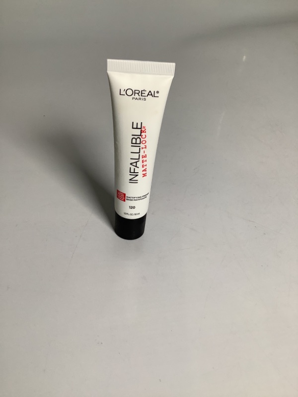 Photo 2 of LOREAL INFALLBLE MATTE LOCK MATTIFYING PRIMER NEW