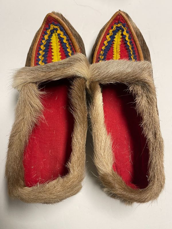 Photo 2 of REINDEER FUR VINTAGE SLIPPERS/ SHOES SIZE 8/9