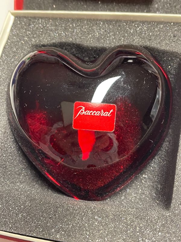Photo 4 of BACCARAT CRYSTAL HEART IN BOX