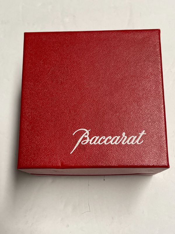 Photo 2 of BACCARAT CRYSTAL HEART IN BOX