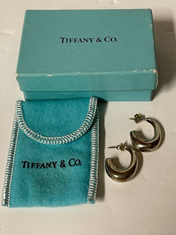 Photo 1 of TIFFANY & CO STERLING SILVER EARRINGS WITH BOX AND POUCH - 5.77GRAMS