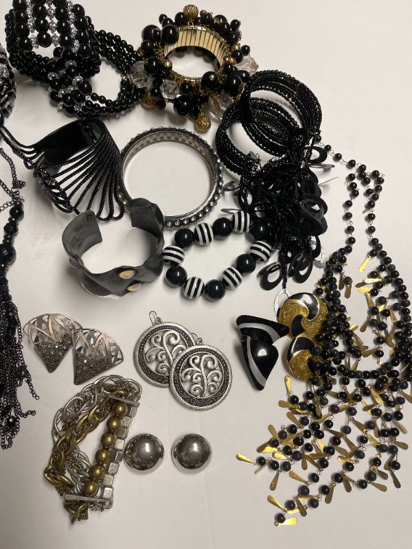 Photo 2 of COLLECTION OF BLACK TONE COSTUME JEWELRY