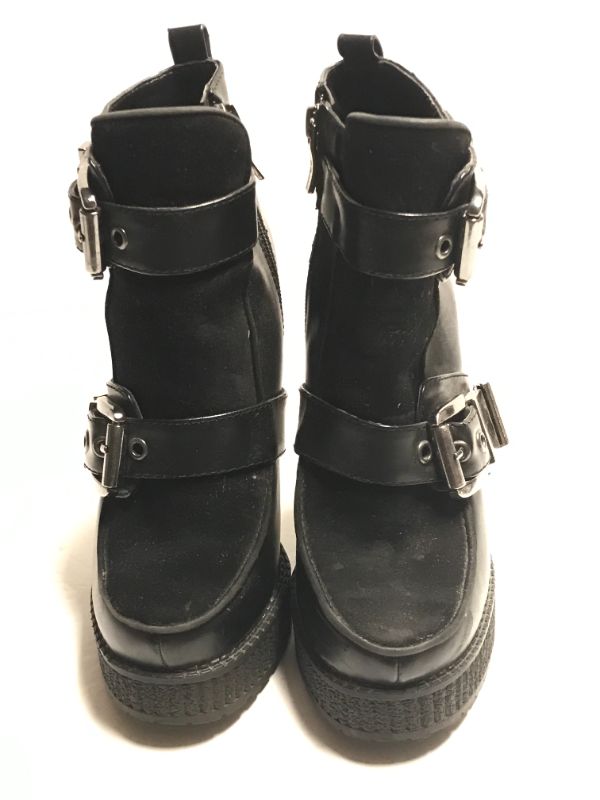 Photo 3 of BCBGeneration SAVAGE SUE BLACK LEATHER ANKLE BOOTS SIZE 5.5