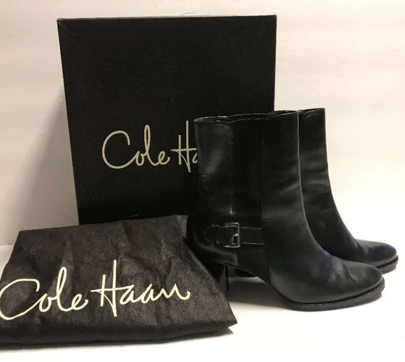 Photo 1 of COLE HAAN CALLAN SHOT BLACK BOOTS SIZE 8
USED CONDITION IN BOX WITH DUST COVER