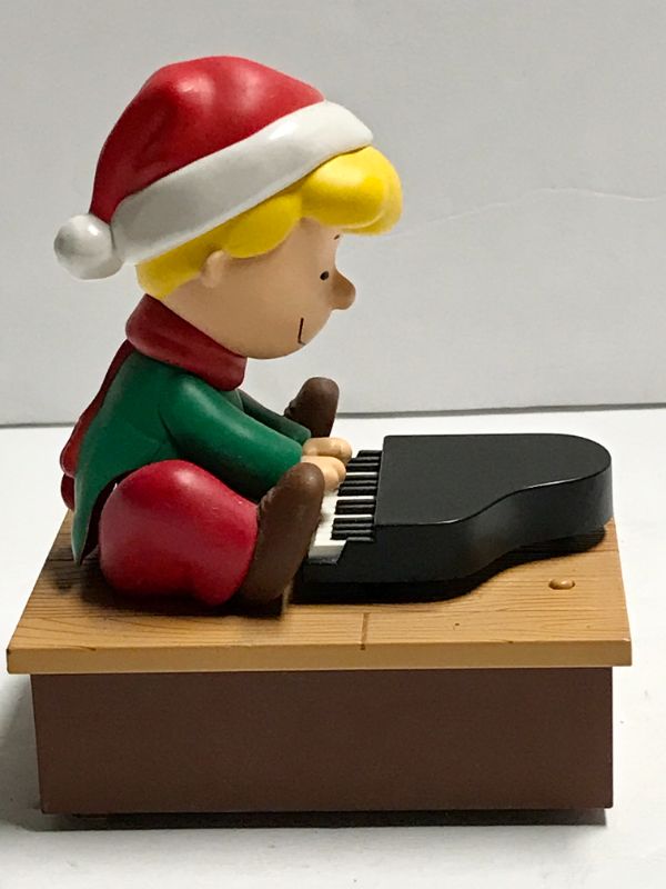 Photo 1 of VINTAGE HALLMARK PEANUTS SCHROEDER
WIRELESS ANIMATED FIGURE
MISSING BATTERY COVER
