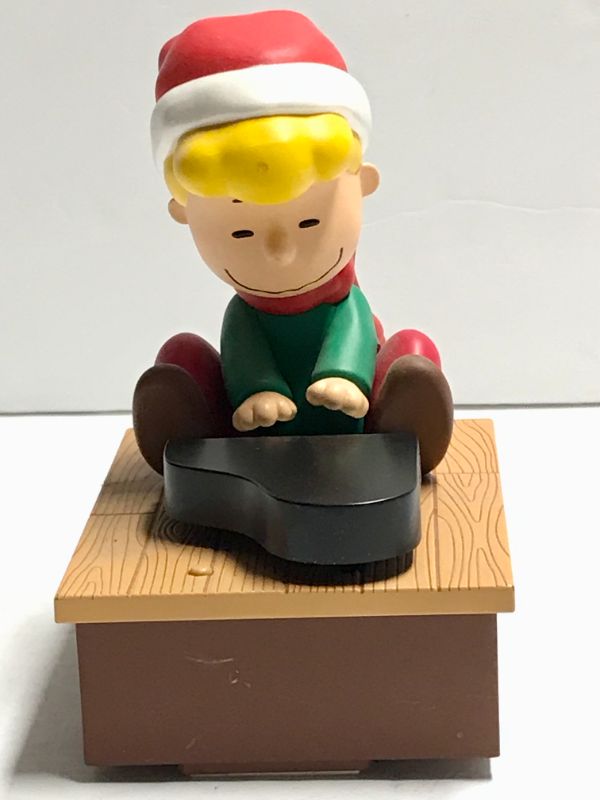 Photo 1 of VINTAGE HALLMARK PEANUTS SCHROEDER
WIRELESS ANIMATED FIGURE
MISSING BATTERY COVER