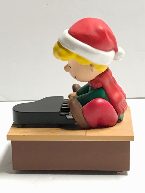 Photo 2 of VINTAGE HALLMARK PEANUTS SCHROEDER
WIRELESS ANIMATED FIGURE
MISSING BATTERY COVER