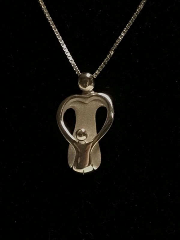 Photo 2 of STERLING SILVER LOVING FAMILY NECKLACE WITH CHARM TW- 5.6 GRAMS