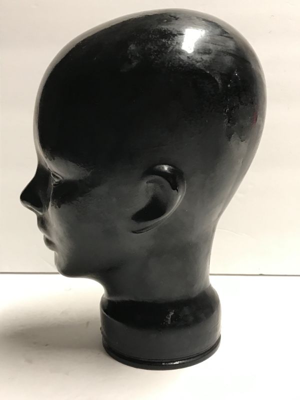 Photo 2 of PIER 1 SPAIN BLACK ART GLASS MANNEQUIN HEAD DISPLAY H-11”