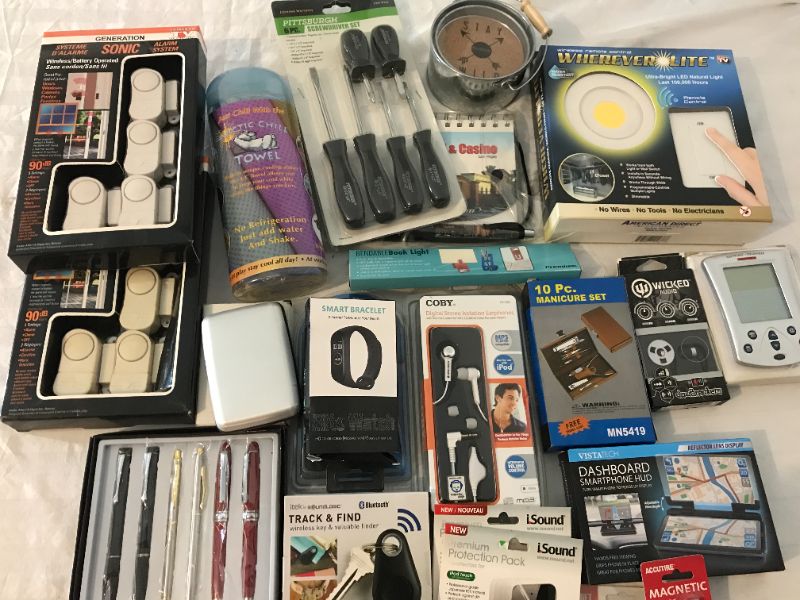 Photo 3 of NIB GADGETS , TOOLS , PENS AND MUCH MORE