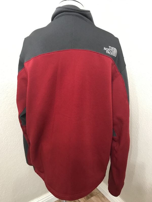 Photo 2 of THE NORTH FACE MENS ZIP UP HOODIE SIZE LARGE