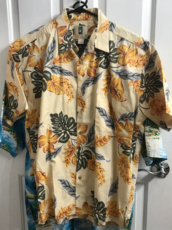 Photo 8 of VINTAGE HAWAIIAN MENS SHIRTS MADE IN HAWAII SIZE M/L