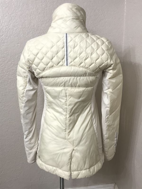 Photo 3 of LULULEMON WHAT THE FLUFF LIGHTWEIGHT GOOSE DOWN PULLOVER POLAR SIZE 4