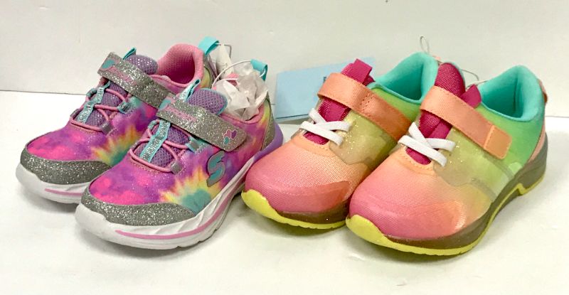 Photo 1 of NEW GIRLS TODDLER LIGHT UP SNEAKERS SIZE 6