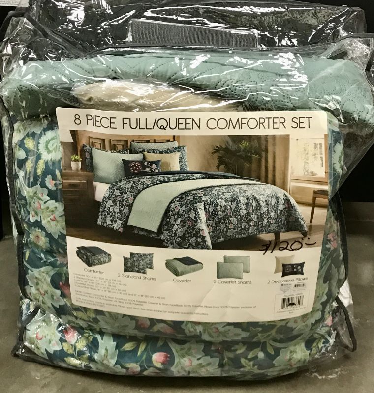 Photo 1 of NEW HALLMART COLLECTIBLES 8PC FULL / QUEEN COMFORTER SET RETAIL $240