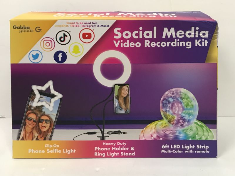 Photo 2 of NEW SOCIAL MEDIA VIDEO RECORDING KIT , SELFIE LIGHT AND MORE