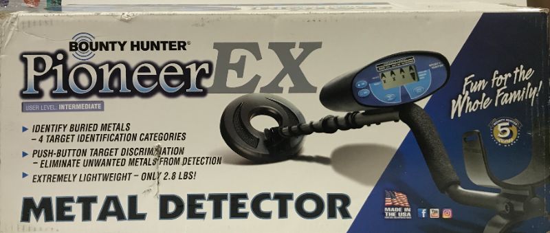 Photo 2 of BOUNTY HUNTER PIONEER EX METAL DETECTOR