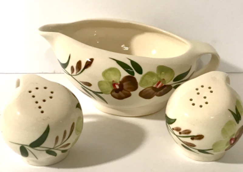 Photo 5 of BLUE RIDGE SOUTHERN POTTERY SUNNY SPRAY SKYLINE SERVING DISHES 
MORE OF THIS SET IN AUCTION
