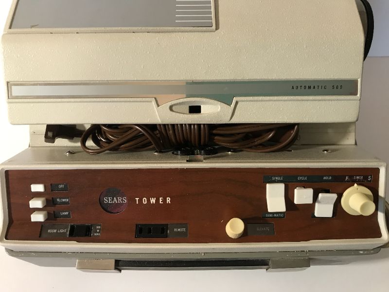 Photo 2 of VINTAGE SEARS TOWER AUTOMATIC 500 SLIDE PROJECTOR  No - 9885