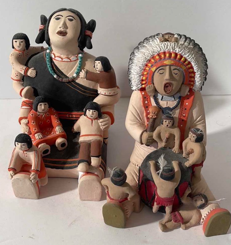 Photo 5 of VINTAGE NATIVE AMERICAN SOUTHWEST MINIATURE & 
STORYTELLER FIGURINE WITH 5 CHILDREN
