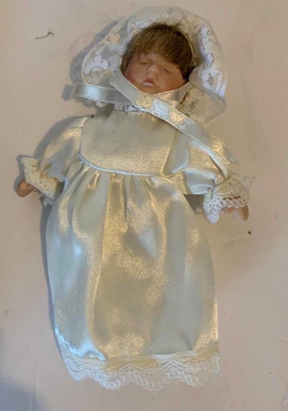 Photo 2 of TEN VINTAGE PORCELAIN DOLLS