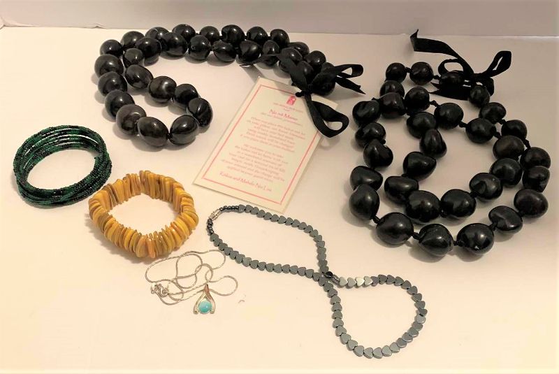 Photo 1 of 6 PIECES,  COSTUME JEWELRY ASSORTMENT, NO NA MAMO BEADS, BRACELETS AND NECKLACES