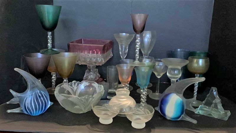 GLASS AND CRYSTAL ASSORTMENT
