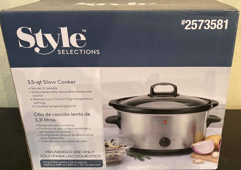 Photo 1 of STYLE SELECTIONS 3.5QT SLOW COOKER