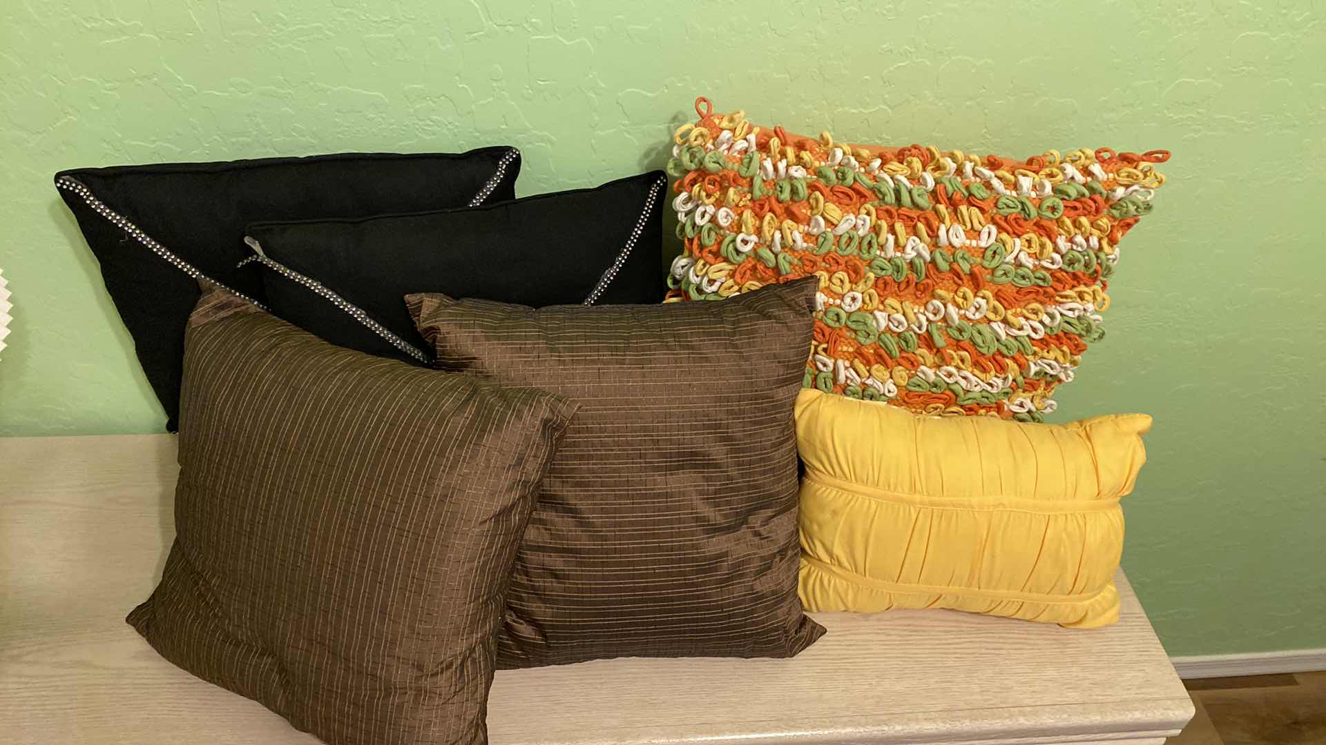 Photo 2 of 6 ASSORTED PILLOWS