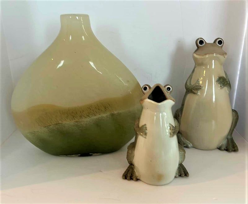 Photo 1 of 3 PIECE HOME DECOR, GLASS VASE H 12.5” AND TWO CERAMIC FROGS,