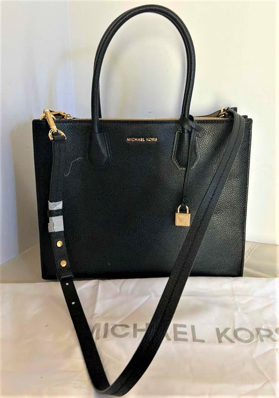 Photo 1 of NEW BLACK MICHAEL KORS PURSE W DUST BAG 12” x H10”