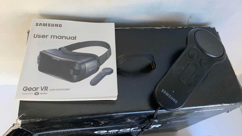 Photo 1 of SAMSUNG GEAR VR POWERED BY OCULUS WITH CONTROLLER