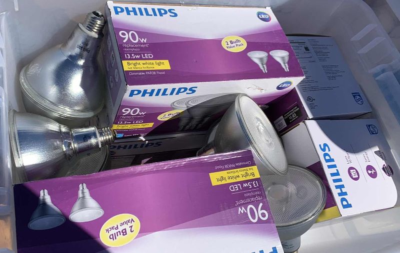 Photo 1 of CARTON PHILIPS 90 WATT LED BULBS