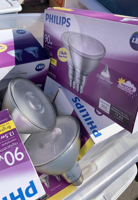 Photo 2 of CARTON PHILIPS 90 WATT LED BULBS