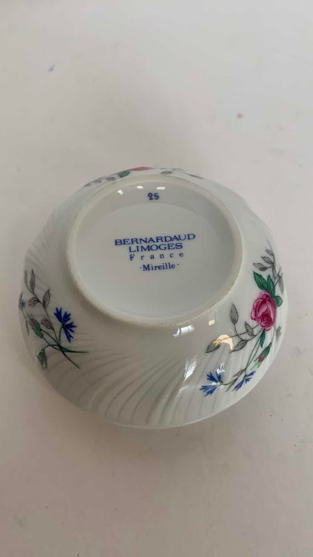 Photo 1 of BERNARDAUD LIMOGES FRANCE MIREILLE ROSE TRINKET BOX