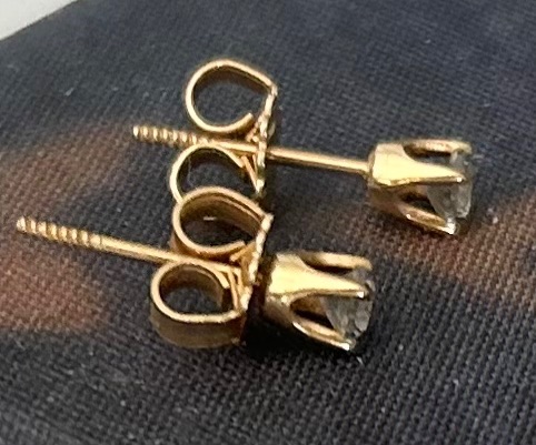 Photo 6 of FINE JEWELRY- 18K GOLD RING SIZE 6.5 & 14K DIAMOND STUD EARRINGS 