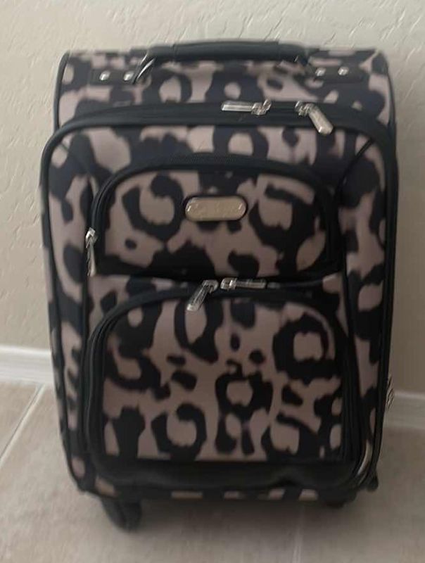 Photo 1 of JESSICA SIMPSON CARRY ON HANDLE WONT EXTEND