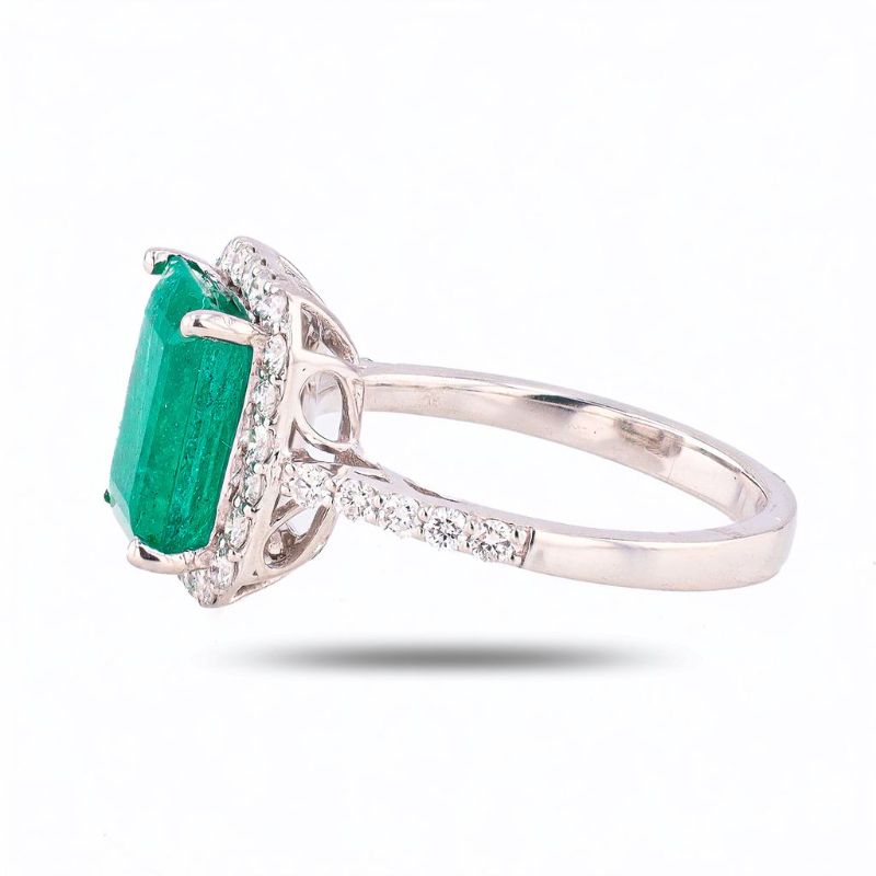 Photo 1 of ORIANNE 3.13ct EMERALD & 0.57ctw DIAMOND PLATINUM RING SIZE 6 3/4, GROSS WEIGHT of 6.3 Grams WITH APPRAISAL - RN036442
