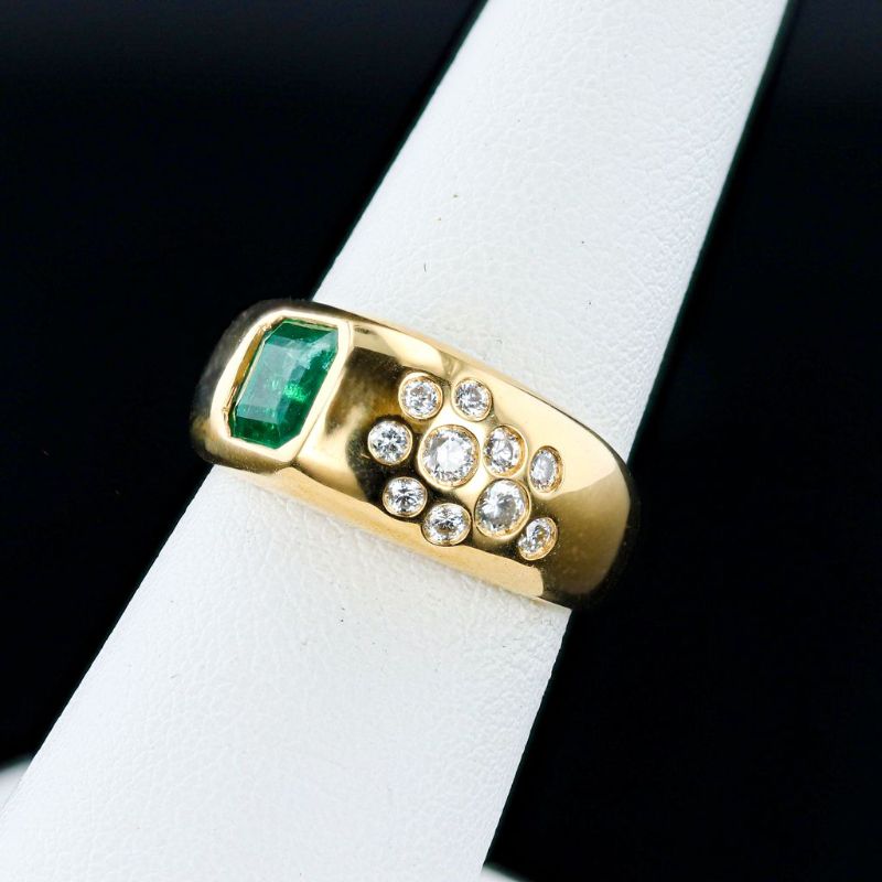 Photo 1 of ORIANNE 1.62ct EMERALD &  0.33ctw DIAMOND 18K YELLOW GOLD RING SIZE 6 3/4, GROSS WEIGHT  of 7.5 Grams WITH APPRAISAL - RN035396
