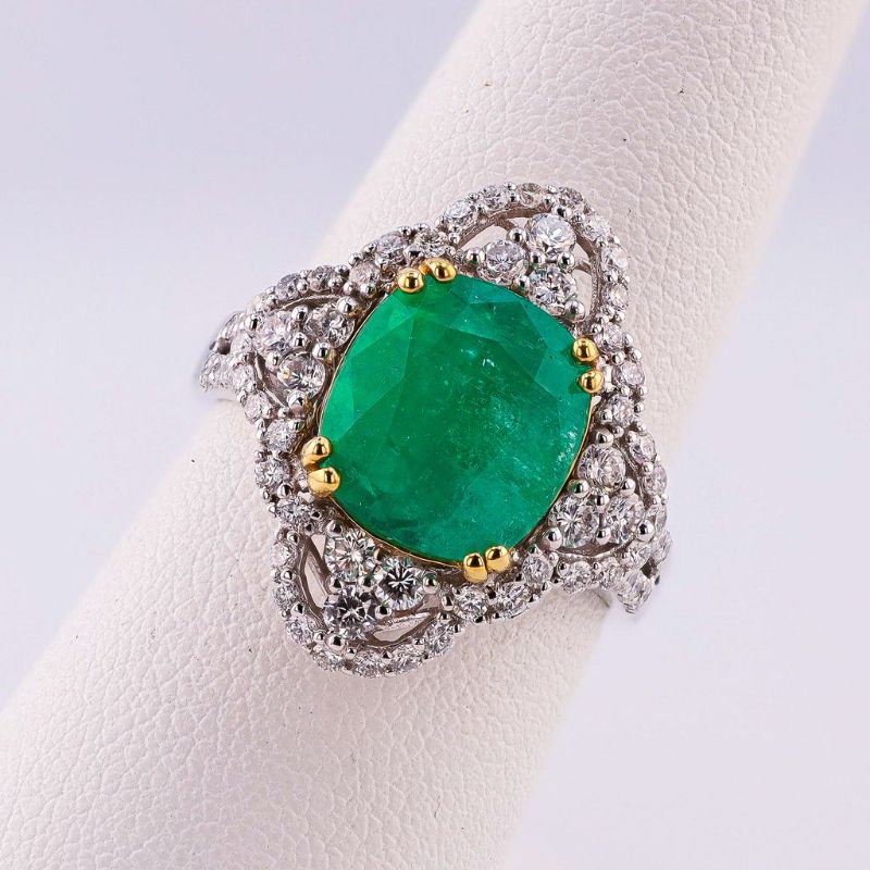Photo 1 of ORIANNE 4.48ct COLOMBIAN EMERALD & 1.02ctw DIAMOND PLATINUM &18K YELLOW GOLD RING SIZE 6 3/4, TOTAL WEIGHT 8.9 Grams WITH APPRAISAL (GIA CERTIFIED) - RN037974
