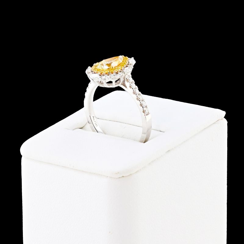Photo 1 of 1.11ct Fancy Light Yellow CENTER Diamond 18K White and Yellow Gold Ring (1.46ctw Diamonds) Size 6 1-2 with Appraisal
RN032552

