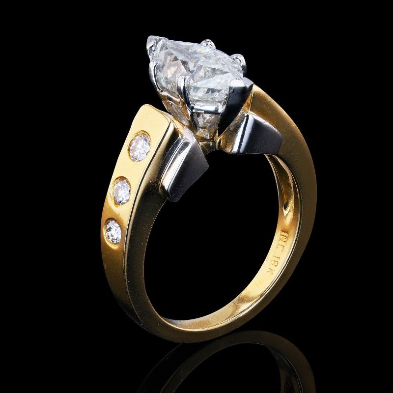Photo 1 of 2.01ct SI2 CLARITY CENTER Diamond 18K Yellow and White Gold Ring Size 5 3/4 (2.26ctw Diamonds) EGL CERTIFIED with Appraisal RN019059

