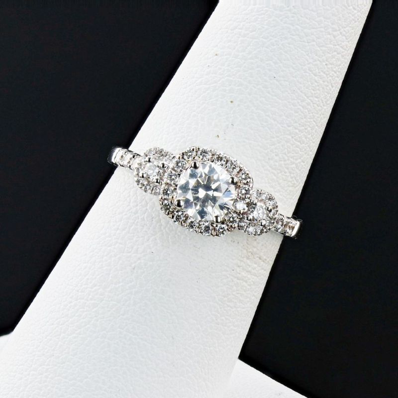 Photo 1 of 0.60ct SI2 CLARITY CENTER Diamond 18K White Gold Ring (0.94ctw Diamonds) Size 6 1/2 with Appraisal RN031823