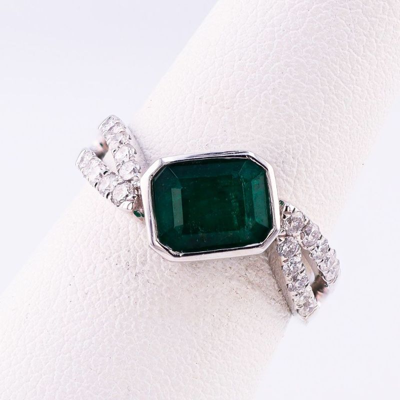 Photo 1 of 1.63ct Emerald and 0.39ctw Diamond Platinum Ring size 6 3/4 with Appraisal RN038312