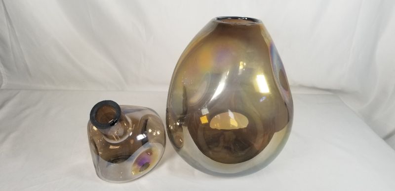 Photo 2 of HOLOGRAPHIC GLASS VASE WITH TOP NEW