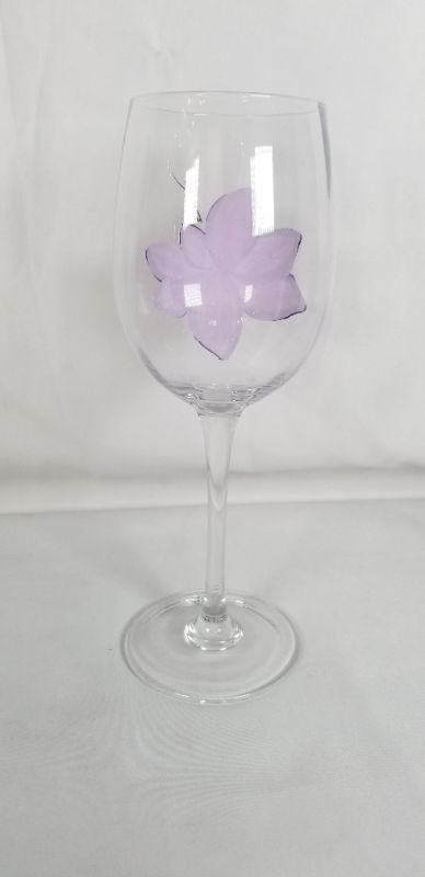 Photo 2 of PURPLE FLOWER 14 OZ WINE GLASS NEW