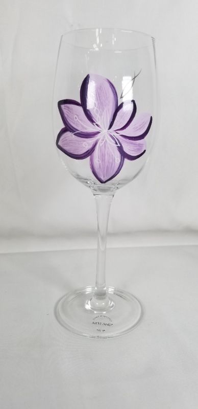 Photo 1 of PURPLE FLOWER 14 OZ WINE GLASS NEW