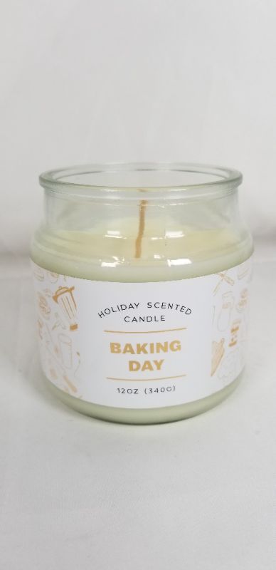 Photo 1 of HOLIDAY SCENTED BAKING DAY 12 OZ BAKING DAY NEW