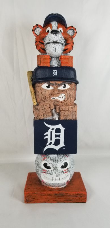 Photo 2 of DETROIT TIGERS TEAM GARDEN STATUE NEW